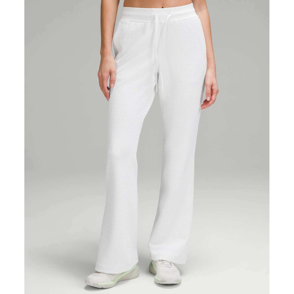 Lululemon Textured High Rise Flared Track Pant 32 White LW5FRWS Size 8 NWT